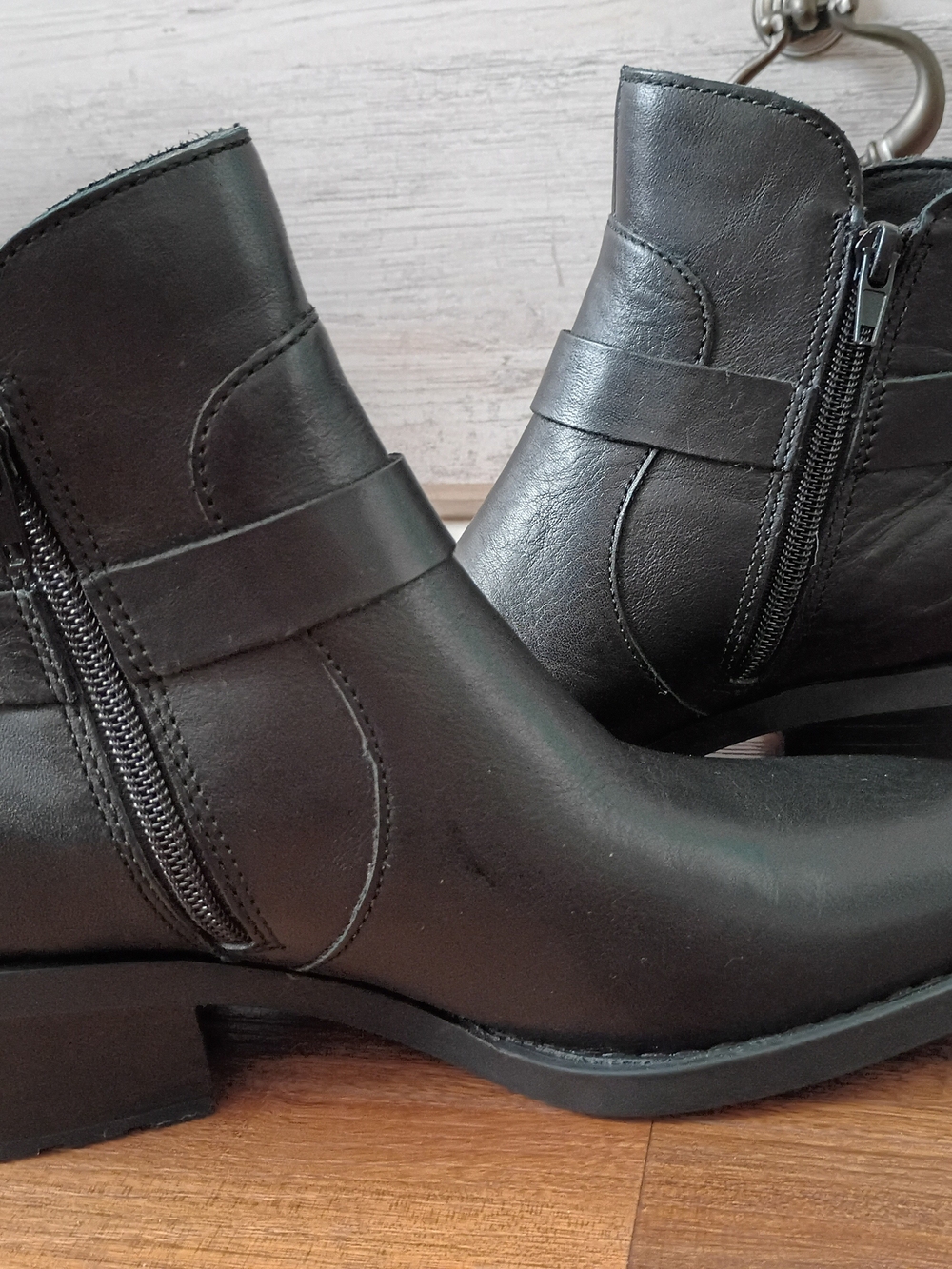 Børn Tori Black Leather Moto Booties Strap Detail Size 8.5M - Picture 2 of 8